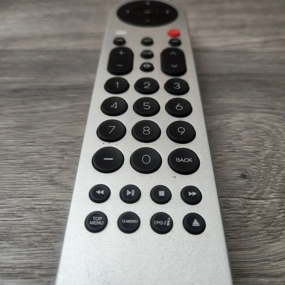 RCA Universal‎ TV Remote Control Silver Black Power Volume Channel Numbersq¹